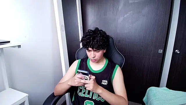  nickconnor01 online show from 19, 2, 2025