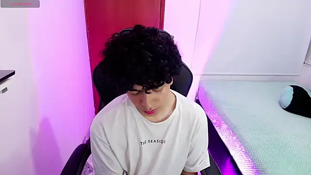  nickconnor01 online show from 11, 3, 2025