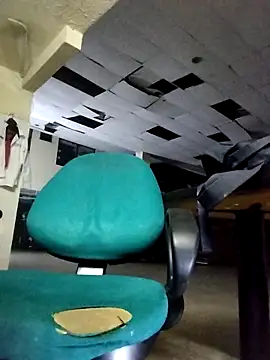 Snapshot of moro28vergon chatting on 4, 4, 2026 moro28vergon online show from 4, 4, 2026