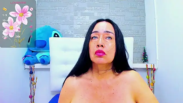 HorniestMilf online show from 6, 11, 2025