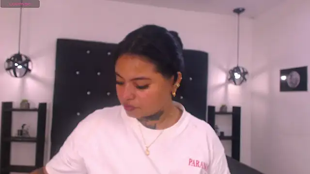 Snapshot of Mels_ chatting on 5, 4, 2026 Mels online show from 5, 4, 2026