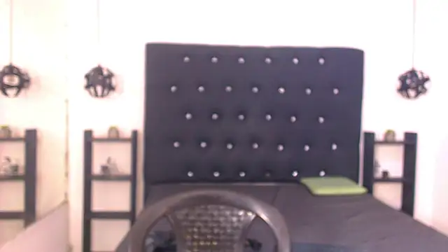 Snapshot of Mels_ chatting on 21, 4, 2026 Mels online show from 21, 4, 2026