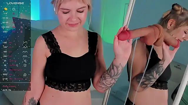 Snapshot of Lil_Amelie chatting on 19, 4, 2026 Lil Amelie online show from 19, 4, 2026