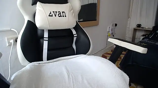 Snapshot of Valerioe chatting on 17, 2, 2025 Valerioe online show from 17, 2, 2025