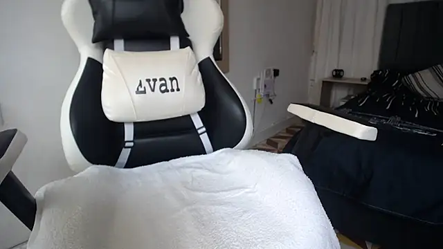 Snapshot of Valerioe chatting on 28, 2, 2025 Valerioe online show from 28, 2, 2025