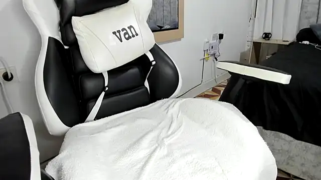 Snapshot of Valerioe chatting on 21, 3, 2025 Valerioe online show from 21, 3, 2025