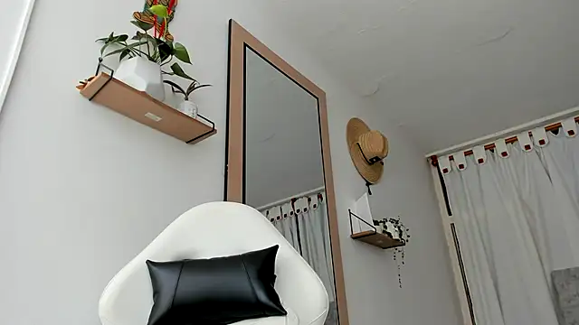 Snapshot of Valerioe chatting on 1, 10, 2025 Valerioe online show from 1, 10, 2025