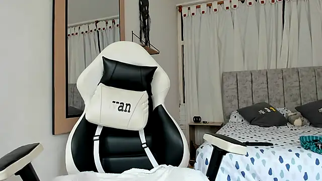 Snapshot of Valerioe chatting on 22, 10, 2025 Valerioe online show from 22, 10, 2025