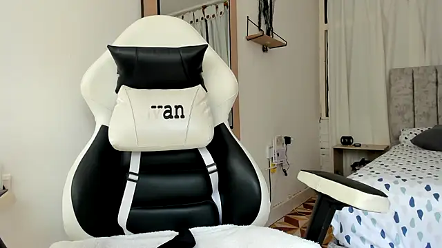 Snapshot of Valerioe chatting on 24, 10, 2025 Valerioe online show from 24, 10, 2025