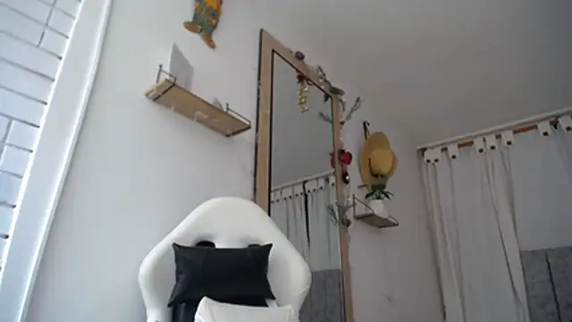 Snapshot of Valerioe chatting on 5, 12, 2025 Valerioe online show from 5, 12, 2025