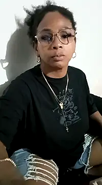 Melanie candy  online show from 9, 2, 2025