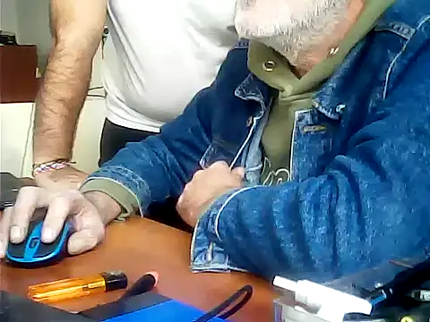 Snapshot of zormen355 chatting on 15, 10, 2025 zormen355 online show from 15, 10, 2025