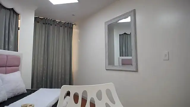 IssadoraJames online show from 24, 12, 2024