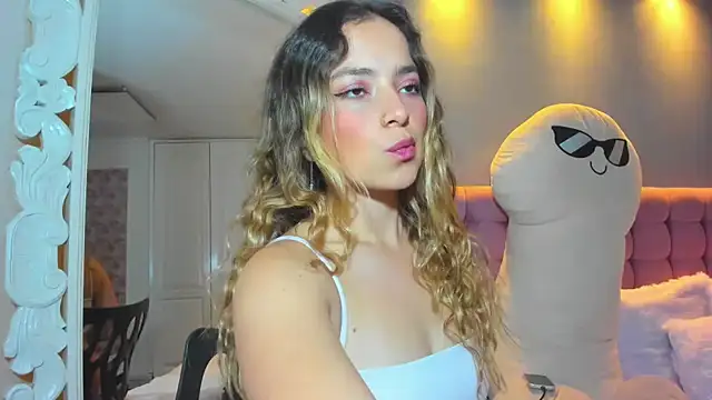 IssadoraJames online show from 9, 2, 2025