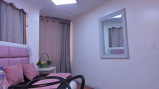 IssadoraJames online show from 16, 12, 2025