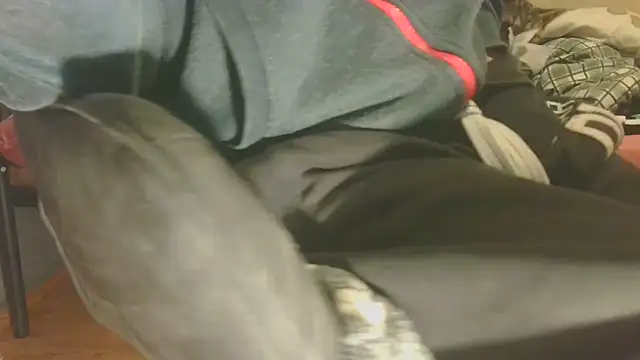 Snapshot of T0Yforeskin chatting on 11, 4, 2026 T0Yforeskin online show from 11, 4, 2026