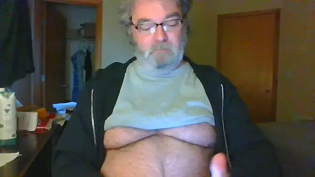 Snapshot of Doherty10 chatting on 8, 4, 2026 Doherty10 online show from 8, 4, 2026