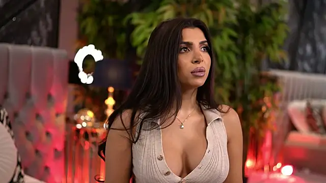 Snapshot of NicoleCellini chatting on 19, 12, 2025 NicoleCellini online show from 19, 12, 2025