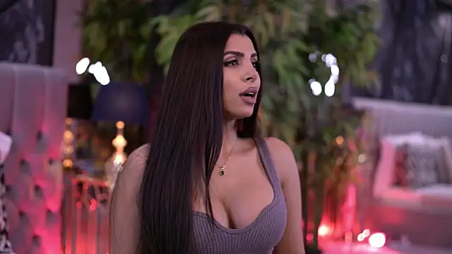 Snapshot of NicoleCellini chatting on 22, 12, 2025 NicoleCellini online show from 22, 12, 2025