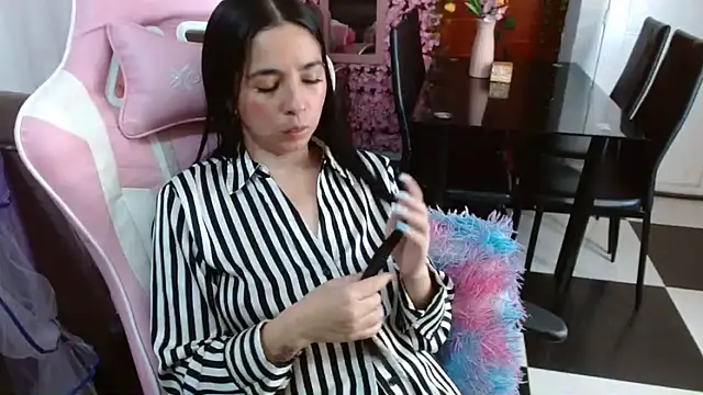 kendall all4u online show from 7, 4, 2026