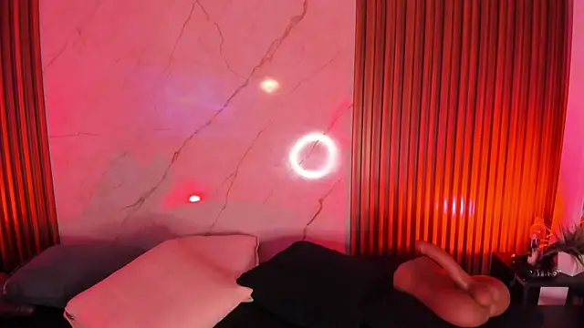 Snapshot of Emiilycollins chatting on 19, 3, 2025 Emiilycollins online show from 19, 3, 2025