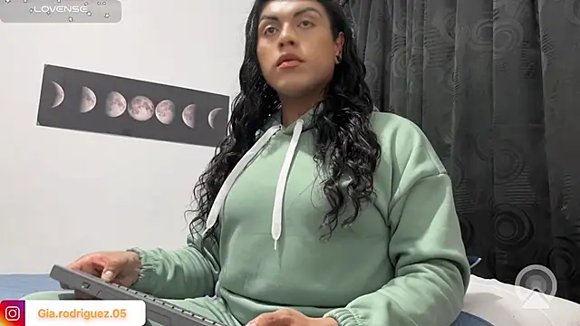 Ariana Rodriguez  online show from 5, 7, 2026