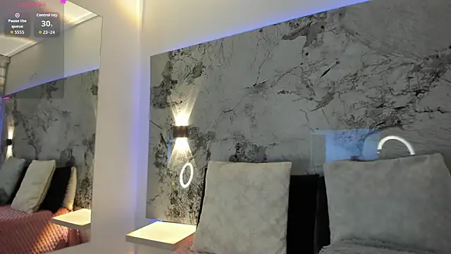 LIZ HOLMES online show from 28, 11, 2025