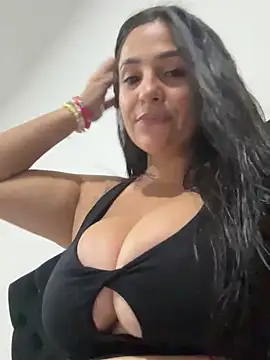 Snapshot of Taylortits chatting on 4, 1, 2025 Taylortits online show from 4, 1, 2025