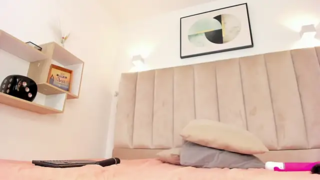 Anniie Queen online show from 20, 9, 2025