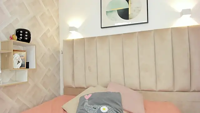 Snapshot of Anniie_Queen chatting on 7, 4, 2026 Anniie Queen online show from 7, 4, 2026