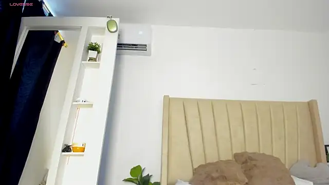 Mady-Edwards online show from 18, 9, 2025