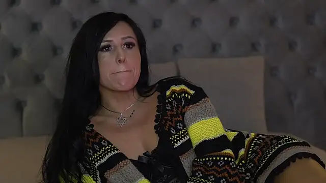 Snapshot of AmelyNoir chatting on 24, 11, 2025 AmelyNoir online show from 24, 11, 2025