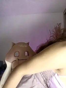 Snapshot of lovely_kitt chatting on 20, 11, 2025 lovely kitt online show from 20, 11, 2025