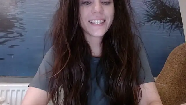 Snapshot of AliceTailor chatting on 24, 10, 2025 AliceTailor online show from 24, 10, 2025