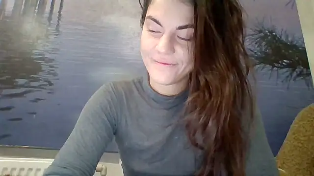 Snapshot of AliceTailor chatting on 18, 11, 2025 AliceTailor online show from 18, 11, 2025