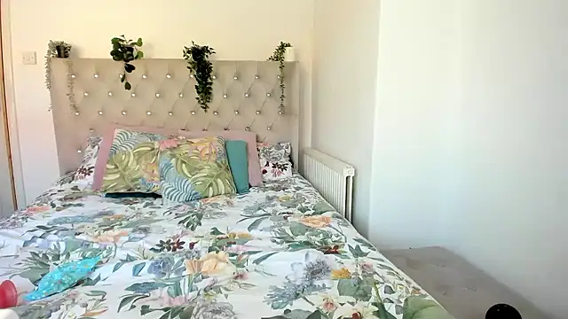 Alexia-Lee online show from 8, 3, 2025