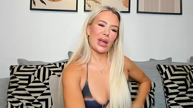 Snapshot of Alexia-Lee chatting on 14, 1, 2026 Alexia-Lee online show from 14, 1, 2026