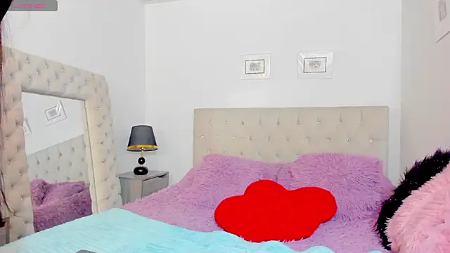 carlaperez  online show from 6, 3, 2026