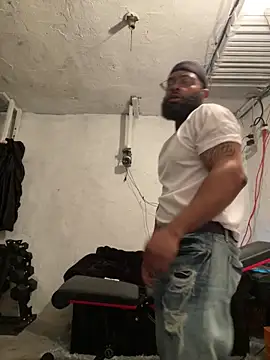 Snapshot of Enos3 chatting on 14, 4, 2026 Enos3 online show from 14, 4, 2026