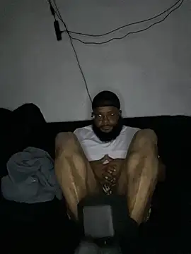 Snapshot of Enos3 chatting on 20, 4, 2026 Enos3 online show from 20, 4, 2026