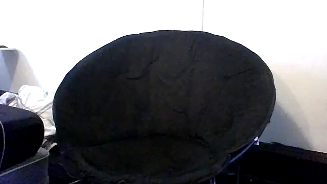 Snapshot of Enos3 chatting on 21, 4, 2026 Enos3 online show from 21, 4, 2026