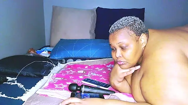 Snapshot of fatafricanqueen chatting on 12, 3, 2026 fatafricanqueen online show from 12, 3, 2026