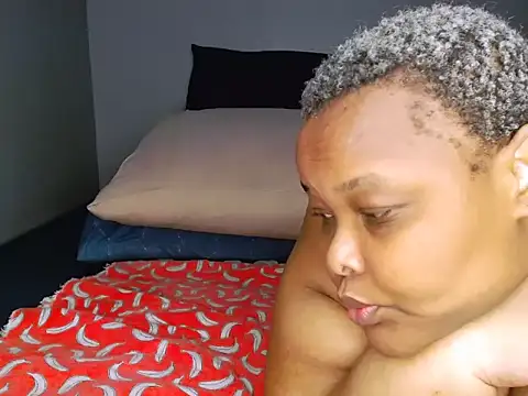 Snapshot of fatafricanqueen chatting on 9, 4, 2026 fatafricanqueen online show from 9, 4, 2026