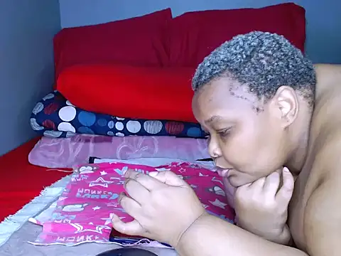 Snapshot of fatafricanqueen chatting on 16, 4, 2026 fatafricanqueen online show from 16, 4, 2026