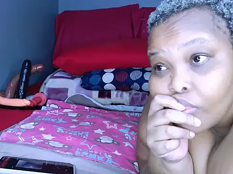 Snapshot of fatafricanqueen chatting on 17, 4, 2026 fatafricanqueen online show from 17, 4, 2026
