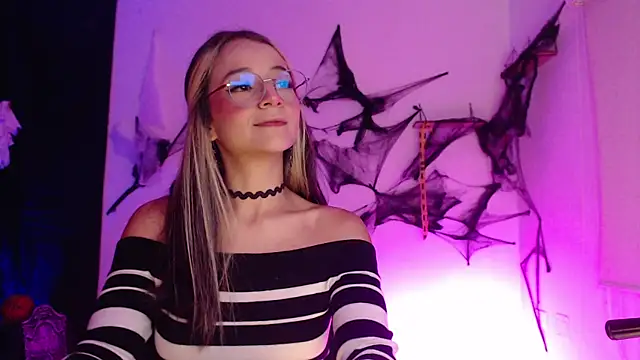 penny sweett  online show from 30, 10, 2025