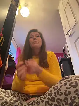 Lwhite1 online show from 12, 1, 2025