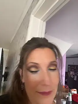 Lwhite1 online show from 2, 10, 2025