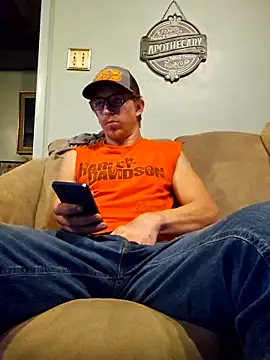 Snapshot of REDHAMMER_ chatting on 5, 3, 2026 REDHAMMER online show from 5, 3, 2026