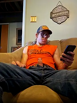 Snapshot of REDHAMMER_ chatting on 6, 3, 2026 REDHAMMER online show from 6, 3, 2026